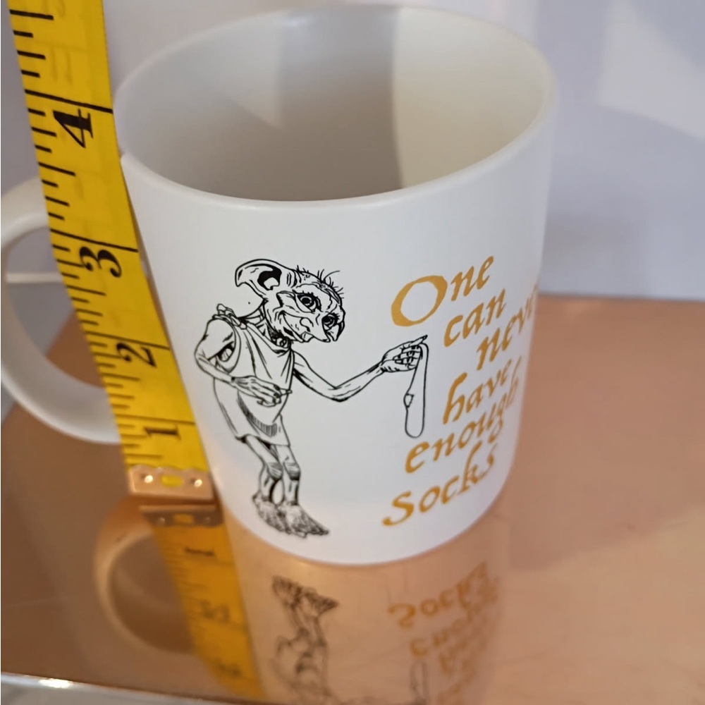 Harry Potter Dobby Mug “One Can Never Have Enough Socks” - Picture 5 of 5